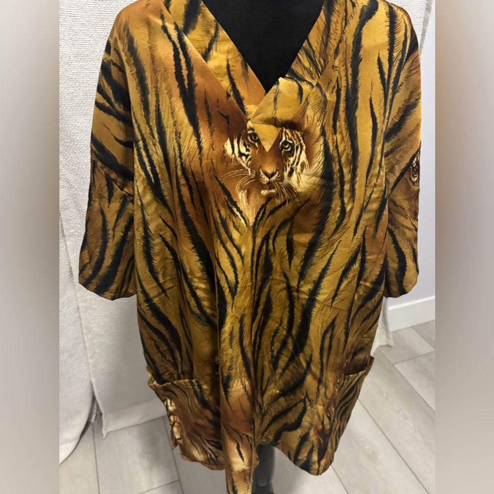 Uniform City Cheetah Scrub Shirt Top Animal Print,Comfy Cotton Top#740
